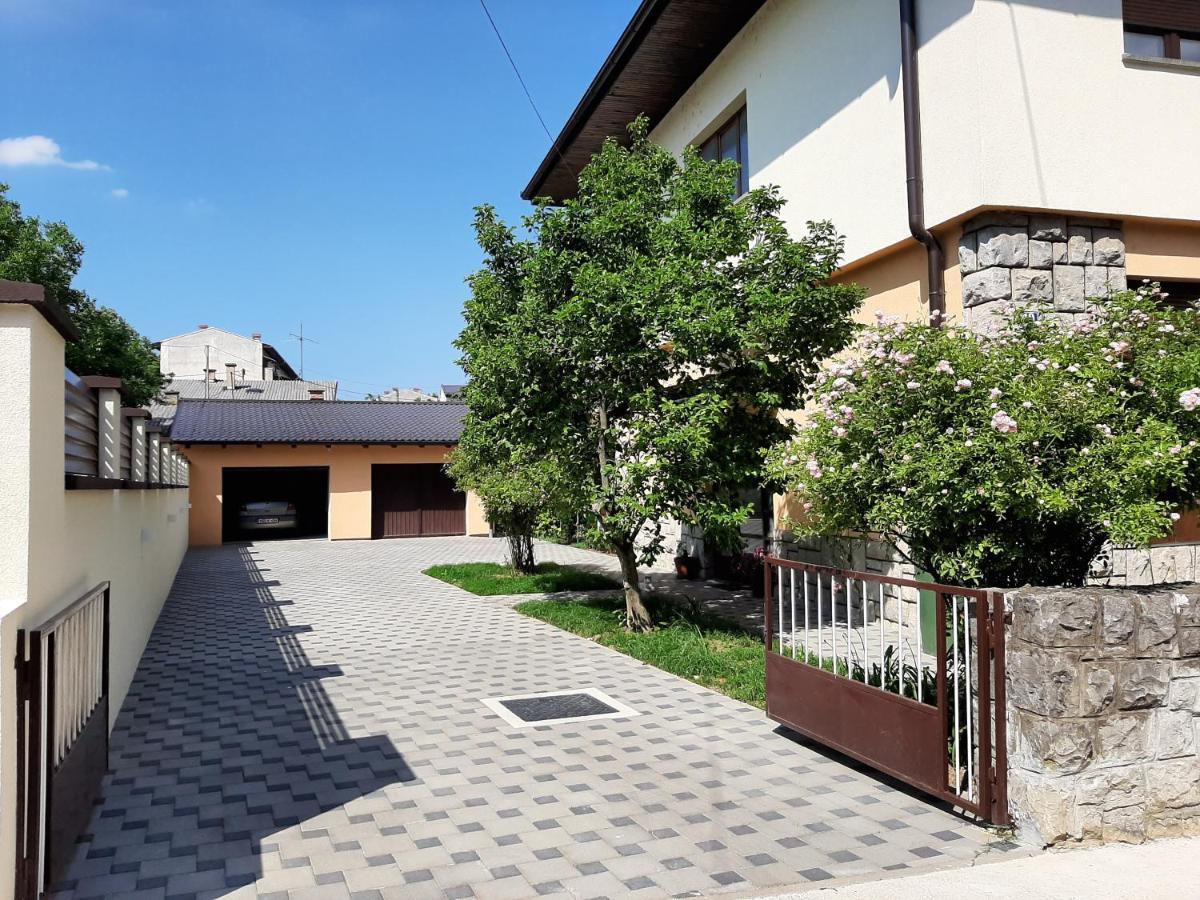 Magnolija Lägenhet Banja Luka Exteriör bild