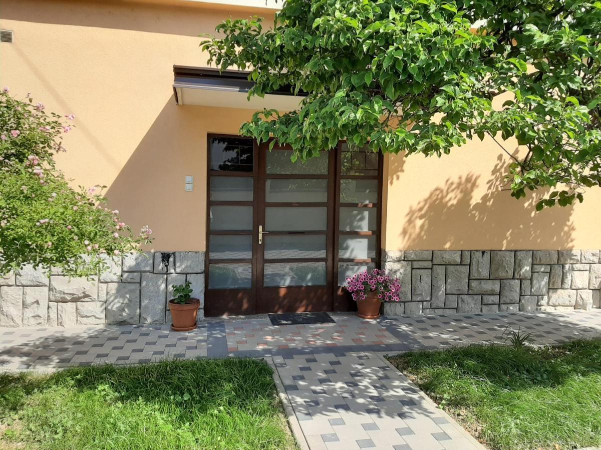 Magnolija Lägenhet Banja Luka Exteriör bild